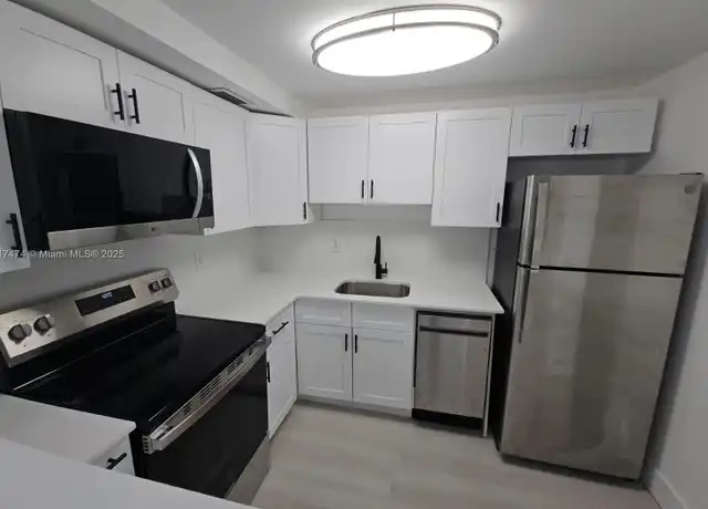 Property at 8101 Crespi Blvd Unit 505, Miami Beach, FL, 33141, 1 bed, 1.5 baths, [object Object]