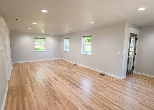 Property at 1301 Blaine St Unit 1, Caldwell, ID, 83605, 1 bed, 1 bath, [object Object]