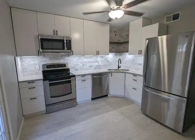 Property at 114 Scofield Ave Unit 111, Johnson City, TX, 78636, 2 beds, 1.5 baths, [object Object]