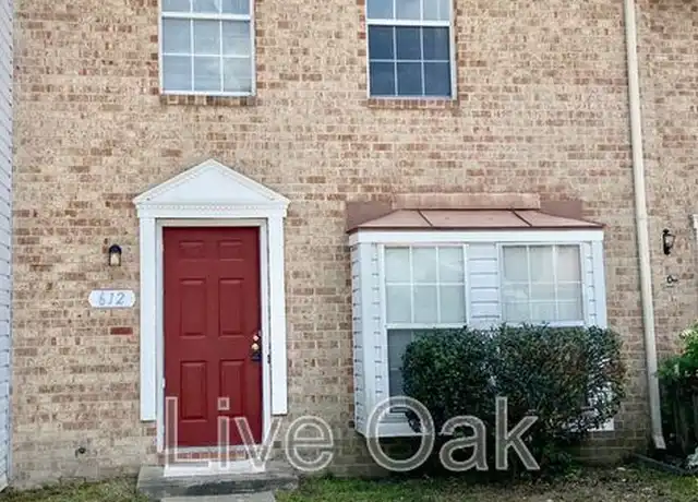 Property at 612 Cedar Springs Ct, Virginia Beach, VA, 23462, 3 beds, 1.5 baths, [object Object]