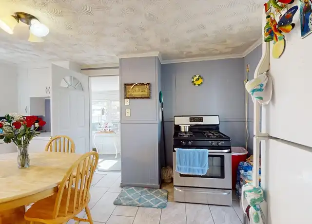 Property at 29 Dresser St Unit 1A, Southbridge, MA, 01550, 2 beds, 1 bath, [object Object]