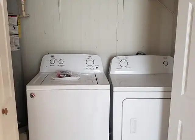 Property at 107 Chicago Ave, Nederland, TX, 77627, 2 beds, 1.5 baths, [object Object]