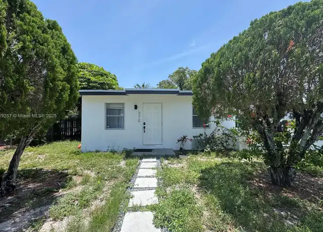 Property at 370 NW 15th Ct, Pompano Beach, FL, 33060, 2 beds, 1 bath, [object Object]