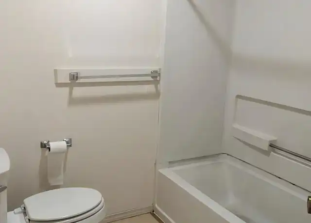 Property at 1710 E 24th Ave Unit 2, Hutchinson, KS, 67502, 2 beds, 1.5 baths, [object Object]