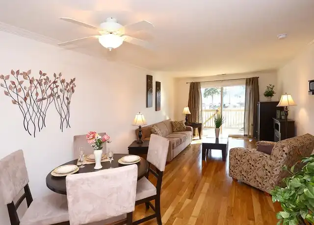 Property at The Promenade Apartments - 601 Preston Dr, Bolingbrook, IL, 60440, 1-2 bed, 1 bath, [object Object]