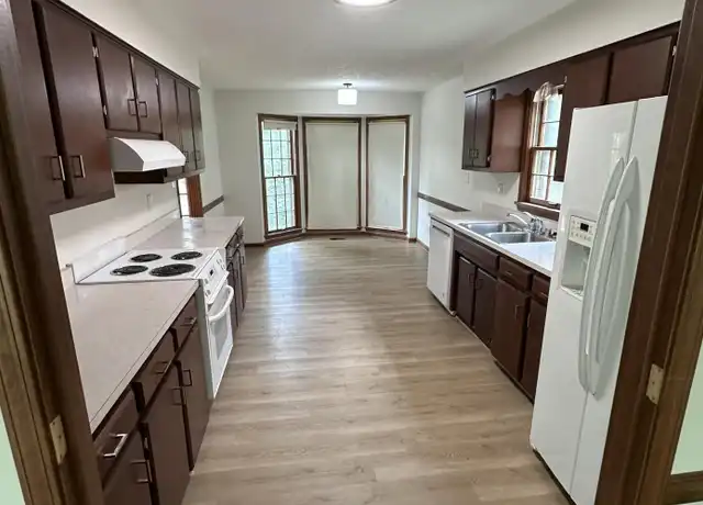 Property at 4618 Stony Brook Dr, Louisville, KY, 40299, 4 beds, 2 baths, [object Object]