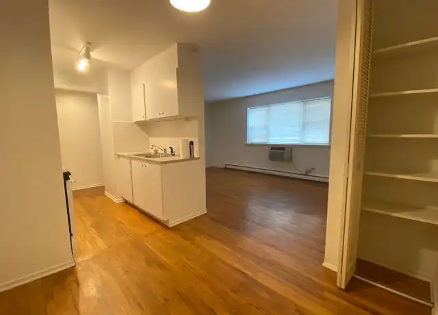 Property at 5747 N Winthrop Ave Unit 209, Chicago, IL, 60660, 1 bed, 1 bath, [object Object]