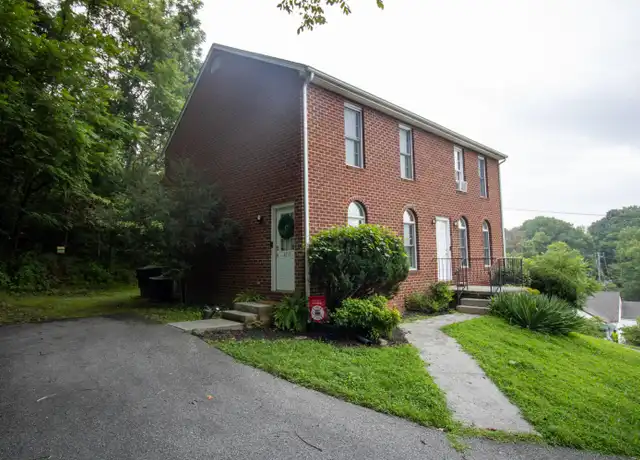 Property at 4135 Cresthill Dr, Cave Spring, VA, 24018, 2 beds, 1.5 baths, [object Object]