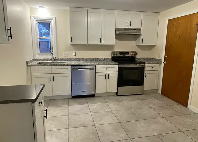 Photo of 177 Crescent St, Shrewsbury, MA 01545