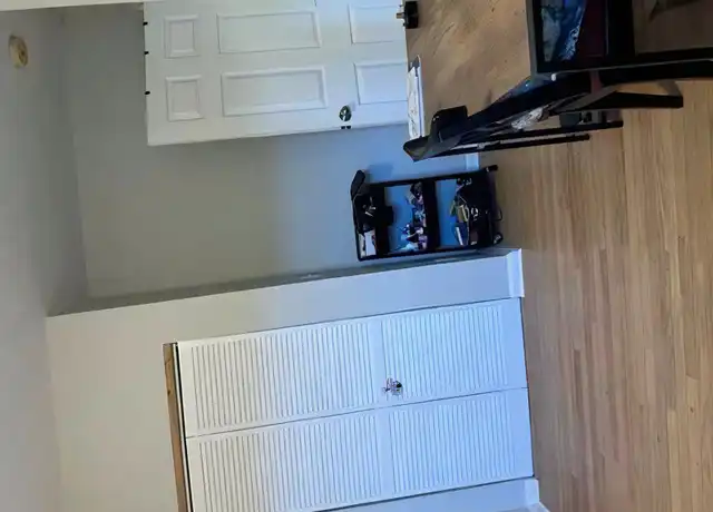 Property at 230 Hanover St, Boston, MA, 02113, 3 beds, 1 bath, [object Object]
