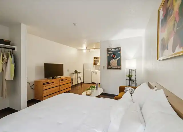 Property at Vivo Living North Woods - 3531 Wake Forest Rd, Raleigh, NC, 27609, 0 beds, 1 bath, [object Object]