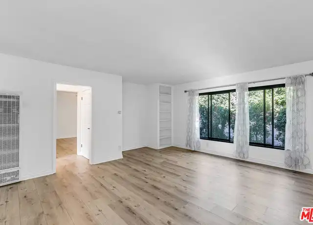 Property at 8933 Cadillac Ave Unit 4, Los Angeles, CA, 90034, 2 beds, 1 bath, [object Object]