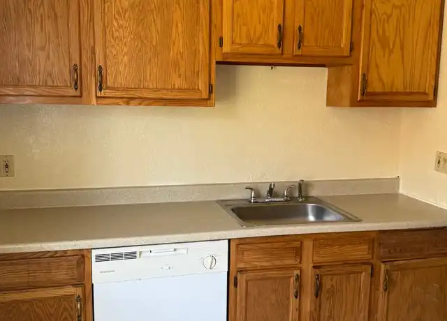 Property at 23921 Banbury Cir #7, Cleveland, OH, 44128, 2 beds, 1.5 baths, [object Object]