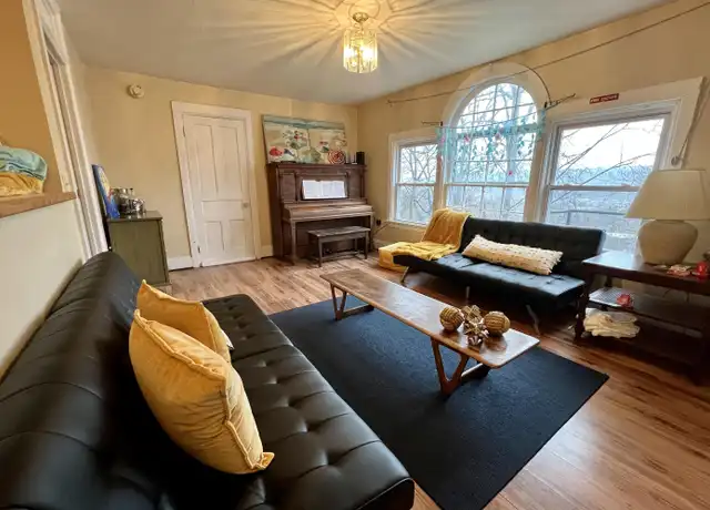 Property at 614 University Ave Unit 3, Ithaca, NY, 14850, 3 beds, 1 bath, [object Object]