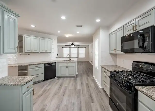 Property at 9917 Kingfisher Dr, Conroe, TX, 77385, 4 beds, 3 baths, [object Object]