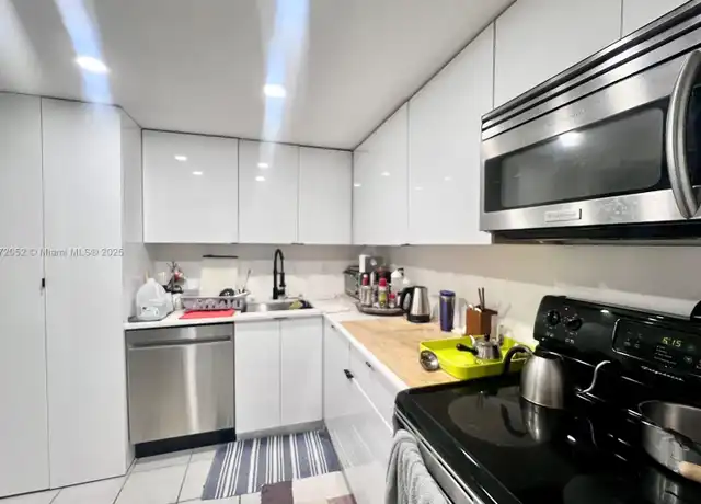 Property at 805 SW 30th St Unit A, Fort Lauderdale, FL, 33315, 2 beds, 2 baths, [object Object]