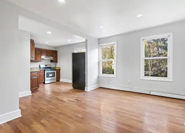 Property at 36 Perry St #2, Jersey City, NJ, 07306, 2 beds, 1 bath, [object Object]