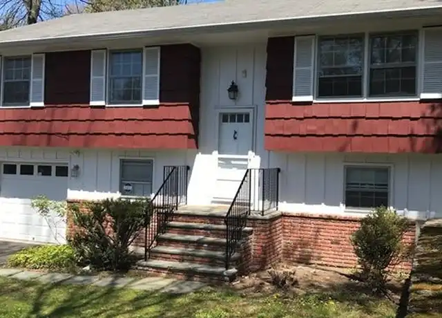 Property at 20 Havemeyer Ln, Old Greenwich, CT, 06870, 3 beds, 2 baths, [object Object]