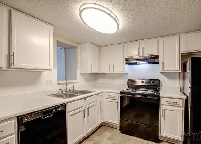 Property at 1770 Richmond Cir SE Unit 300D, Atlanta, GA, 30315, 3 beds, 2 baths, [object Object]