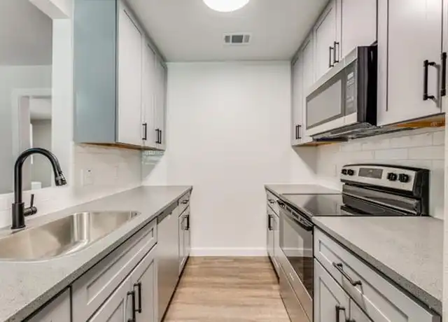Property at 5909 Gaston Ave #202, Dallas, TX, 75214, 1 bed, 1 bath, [object Object]