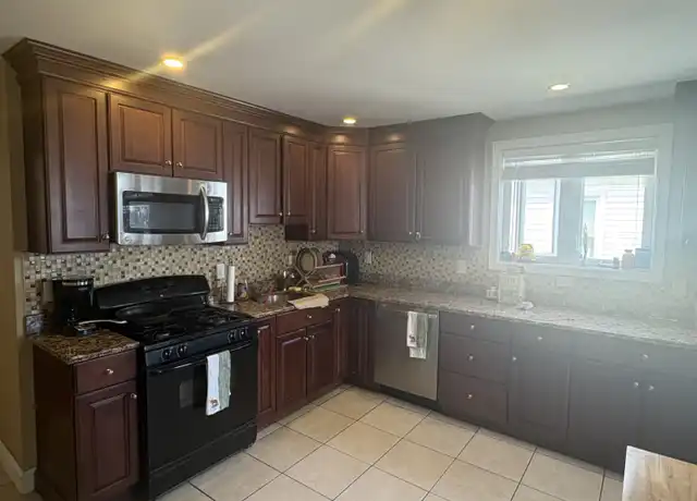 Property at 47 Boston Ave Unit 2, Somerville, MA, 02144, 3 beds, 1 bath, [object Object]