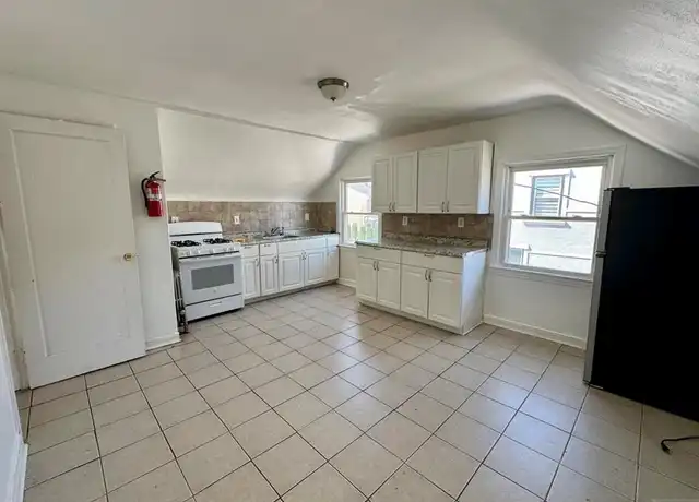 Property at 66 Brighton Ave Unit 2, Belleville, NJ, 07109, 1 bed, 1 bath, [object Object]