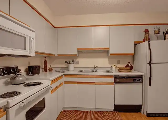 Property at Town Centre - 3475 Golfview Dr, Saint Paul, MN, 55123, 1-3 bed, 1-2 bath, [object Object]