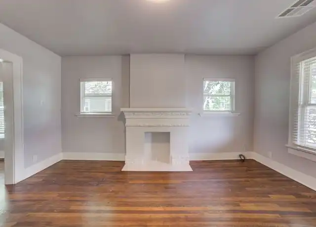 Property at 2607 E 10th St, Tulsa, OK, 74104, 3 beds, 1 bath, [object Object]