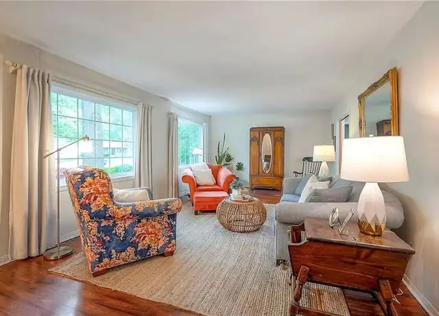 Property at 5718 W 101st Ter, Overland Park, KS, 66207, 5 beds, 3 baths, [object Object]