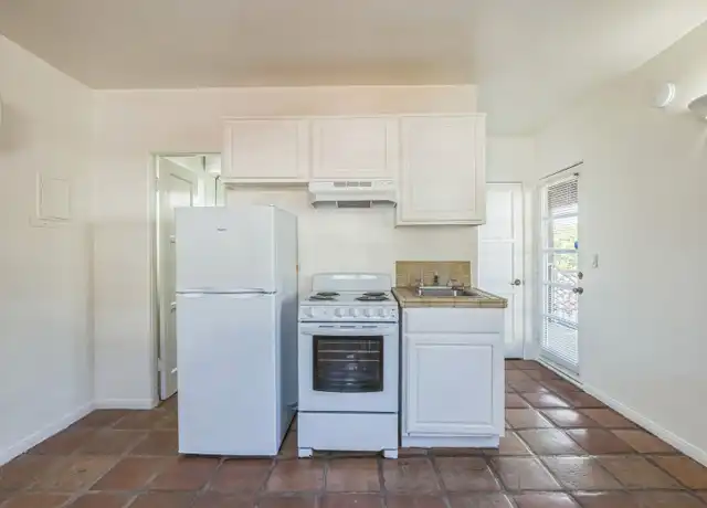 Property at 140 Tamarisk Rd Unit 6, Palm Springs, CA, 92262, 0 beds, 1 bath, [object Object]