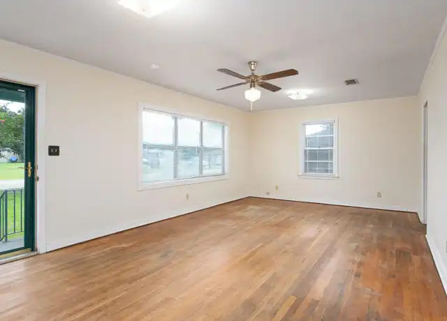 Property at 104 E 2nd Ave, Petal, MS, 39465, 3 beds, 1 bath, [object Object]
