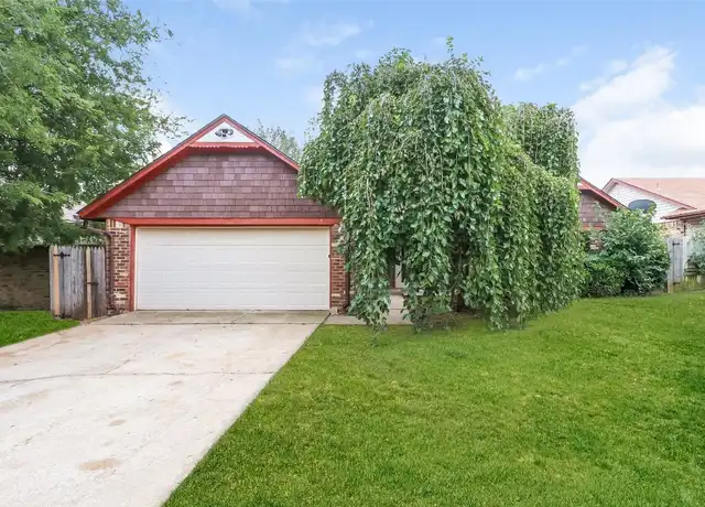Property at 11716 SW 3rd Ter, Yukon, OK, 73099, 4 beds, 2 baths, [object Object]