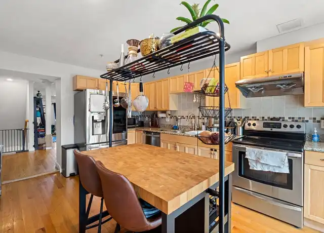 Property at 27 Phillips St #27, Quincy, MA, 02170, 3 beds, 2 baths, [object Object]