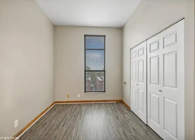 Property at Delmar Loop Apartments - 5621 Delmar Blvd, Saint Louis, MO, 63112, 0-1 beds, 1 bath, [object Object]
