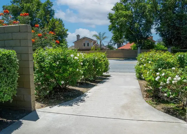Photo of 1031 S Cactus Ave, Rialto, CA 92376