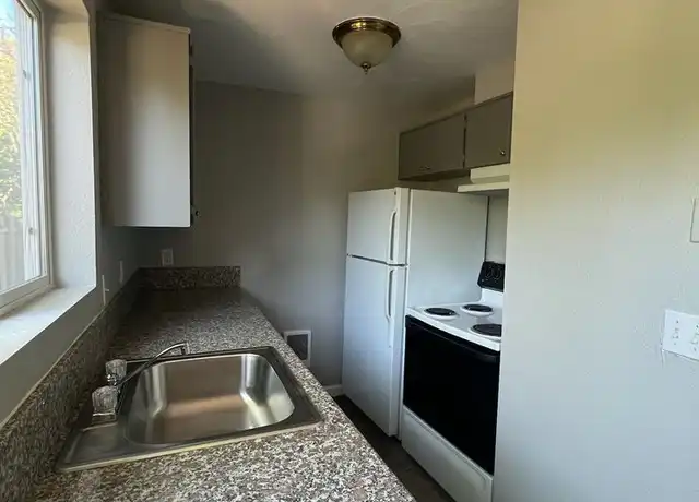 Property at 2135 SE 122nd Ave Unit 31, Portland, OR, 97233, 2 beds, 1 bath, [object Object]