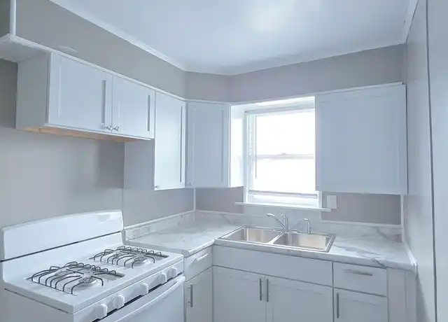 Property at 216 E Madison St, Tipton, IN, 46072, 1 bed, 1 bath, [object Object]