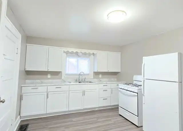 Property at 216 E Madison St, Tipton, IN, 46072, 1 bed, 1 bath, [object Object]