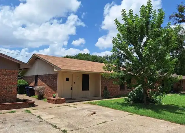 Property at 201 Thompson St, Fort Worth, TX, 76140, 2 beds, 1 bath, [object Object]