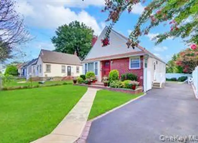 Property at 111 Jacob St, Elmont, NY, 11003, 4 beds, 1 bath, [object Object]