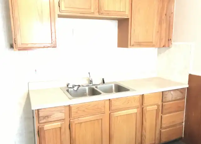 Property at 16797 E 8 Mile Rd, Eastpointe, MI, 48021, 2 beds, 1 bath, [object Object]