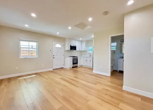 Property at 17927 Welby Way, Reseda, CA, 91335, 0 beds, 1 bath, [object Object]