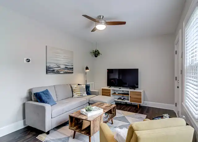 Property at 1604 W Lake Dr Unit B, Greensboro, NC, 27408, 2 beds, 1 bath, [object Object]