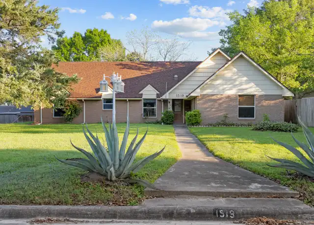 Property at 1519 Everitt St, Navasota, TX, 77868, 3 beds, 2 baths, [object Object]