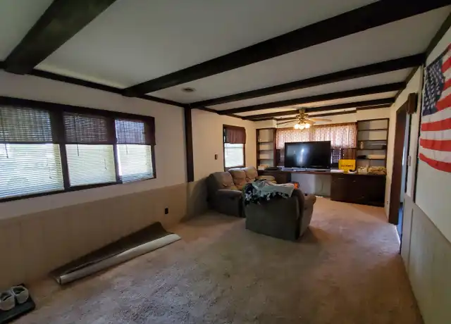 Property at 2208 Walnut St, Cedar Falls, IA, 50613, 3 beds, 1 bath, [object Object]