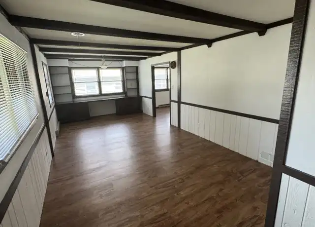 Property at 2208 Walnut St, Cedar Falls, IA, 50613, 3 beds, 1 bath, [object Object]