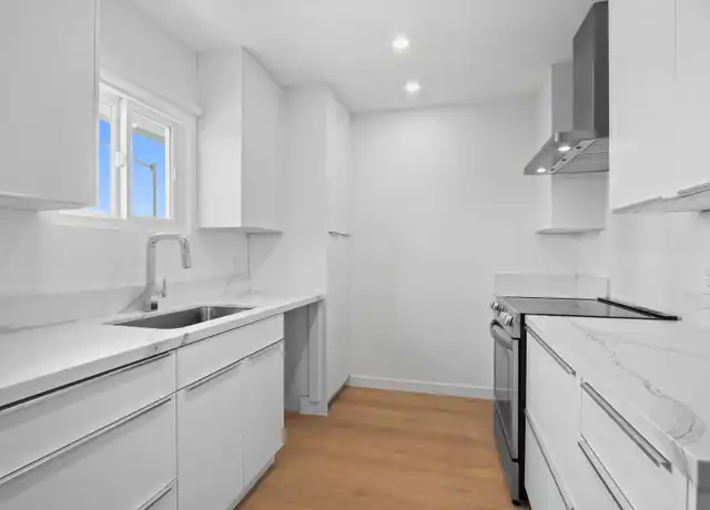 Property at 755 21st St Unit 07, Santa Monica, CA, 90402, 2 beds, 2 baths, [object Object]