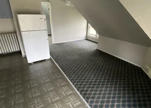 Property at 1320 1st Ave NW, Cedar Rapids, IA, 52405, 1 bed, 1 bath, [object Object]