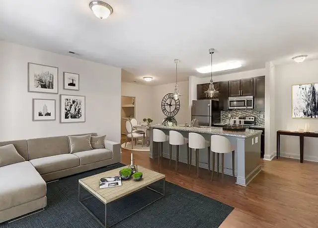 Property at Crest Gateway - 1025 W 6th St, Charlotte, NC, 28202, 2 beds, 2 baths, [object Object]