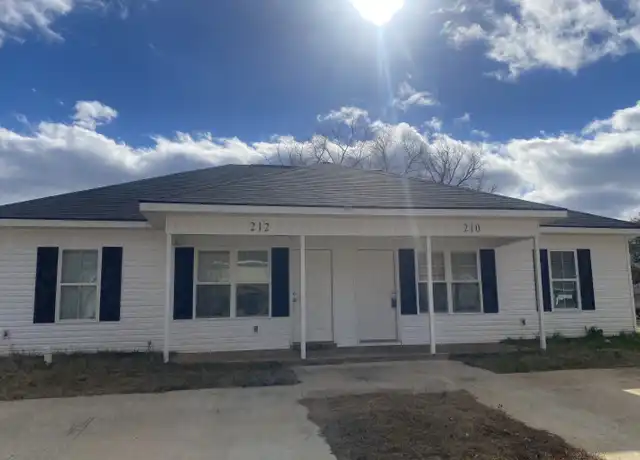 Property at 210 Woodcrest Cir Unit 210, Warner Robins, GA, 31093, 2 beds, 2 baths, [object Object]